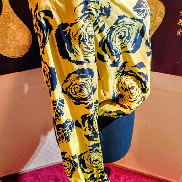 Winter Kate 100% silk Gold wrap blouse - Picture 7 of 10